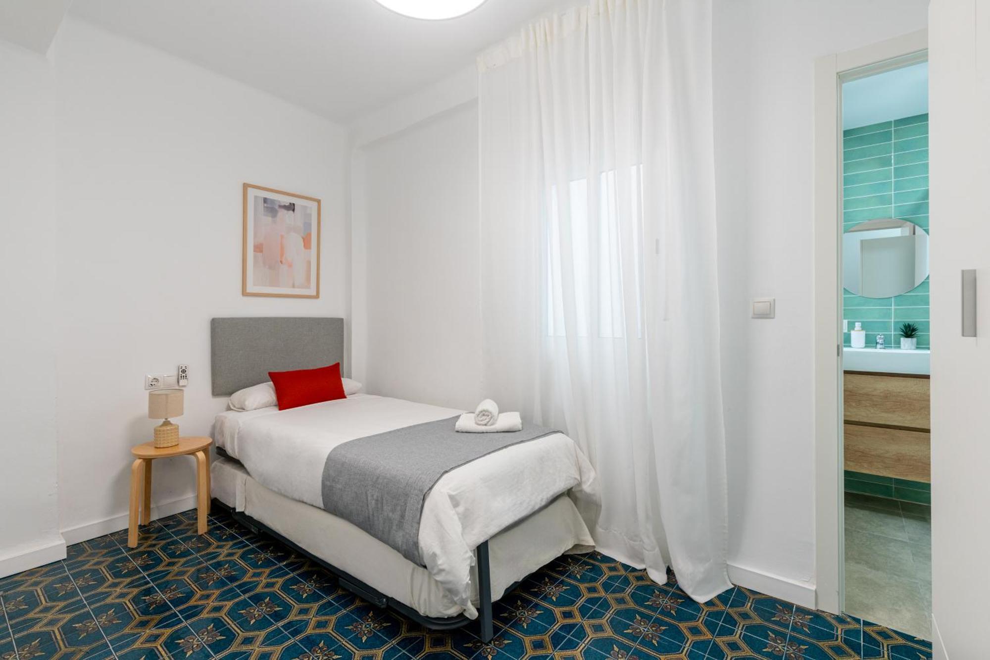 Piso Elegante Y Nuevo De 3 Habitaciones Y 2 Banos Sevilla Buitenkant foto