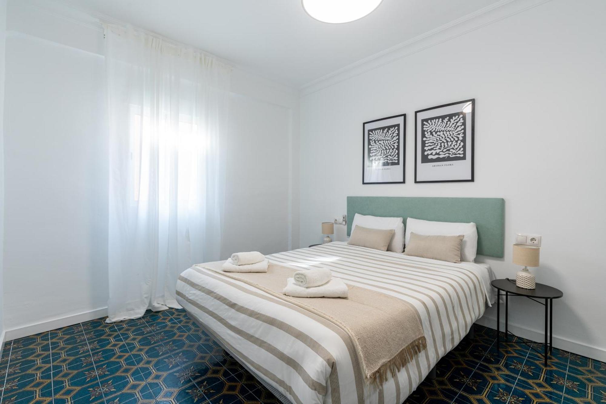 Piso Elegante Y Nuevo De 3 Habitaciones Y 2 Banos Sevilla Buitenkant foto