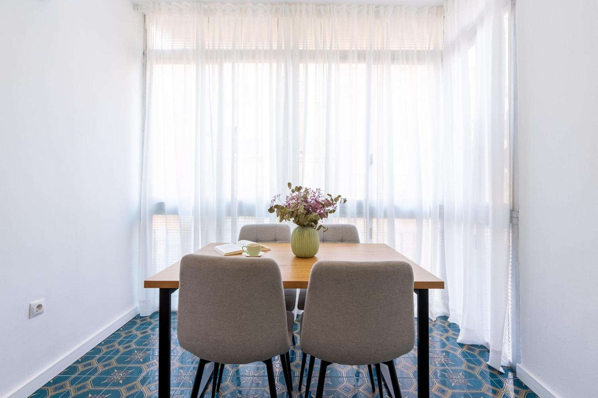 Piso Elegante Y Nuevo De 3 Habitaciones Y 2 Banos Sevilla Buitenkant foto