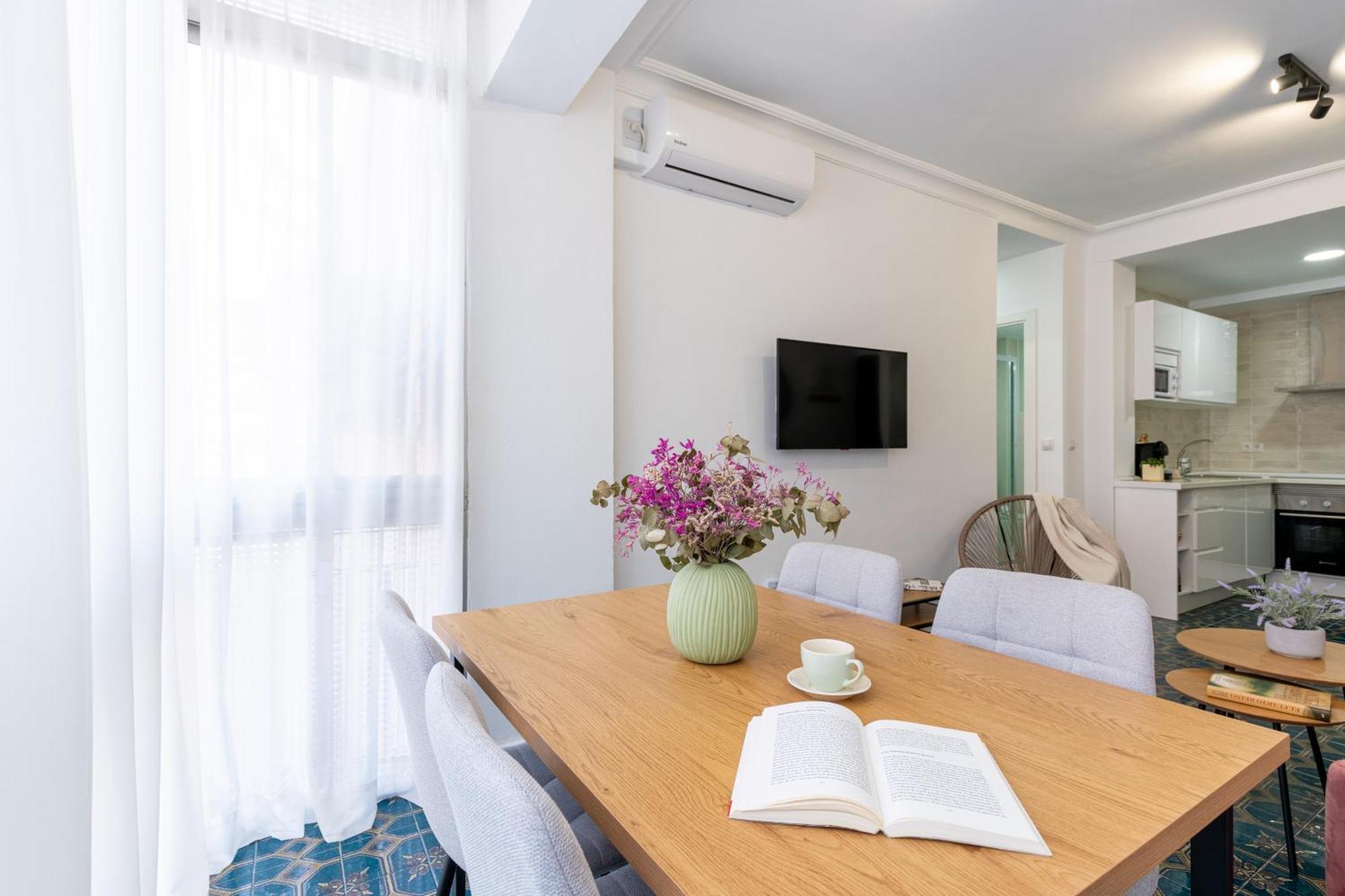 Piso Elegante Y Nuevo De 3 Habitaciones Y 2 Banos Sevilla Buitenkant foto