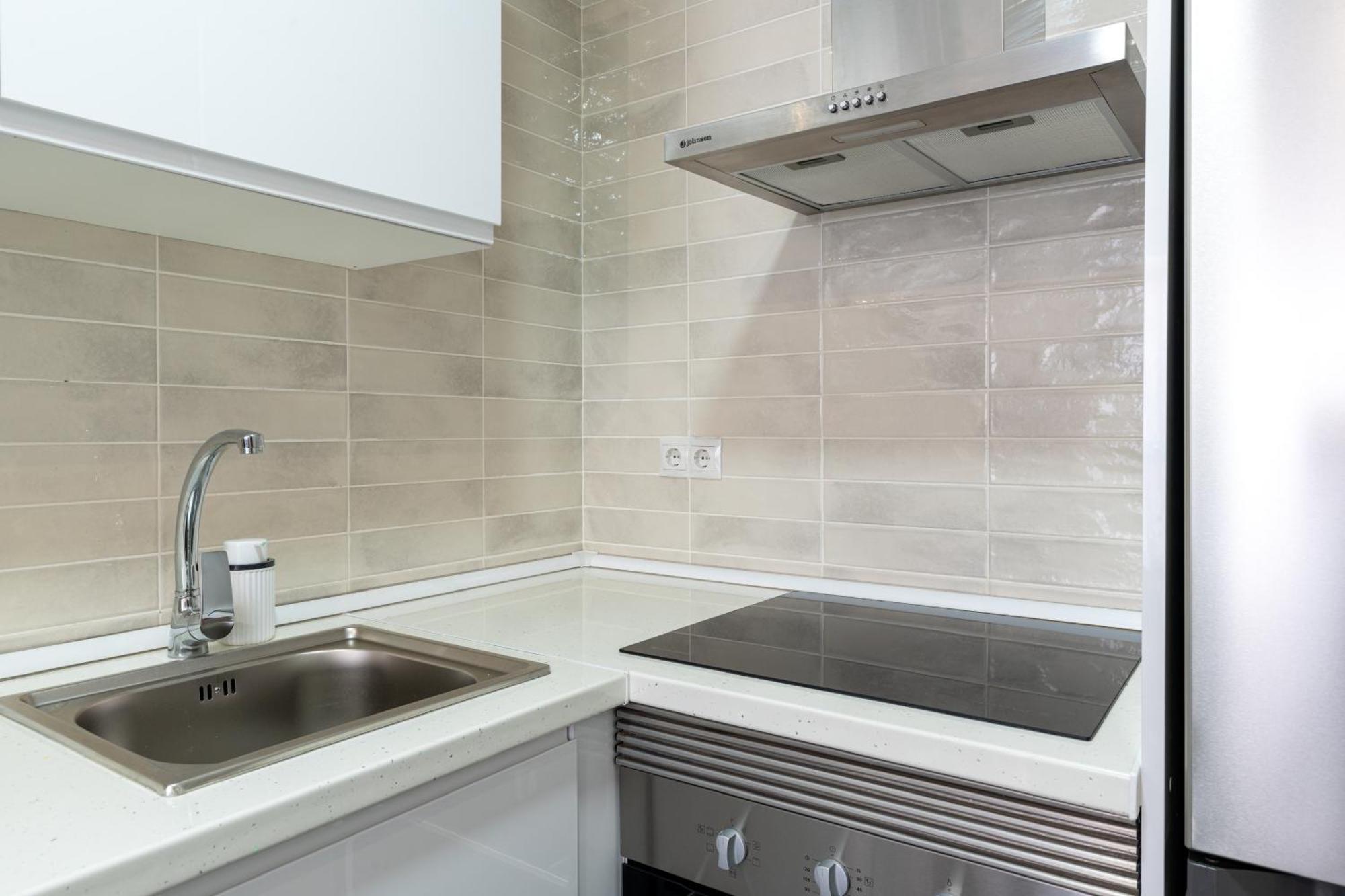Piso Elegante Y Nuevo De 3 Habitaciones Y 2 Banos Sevilla Buitenkant foto