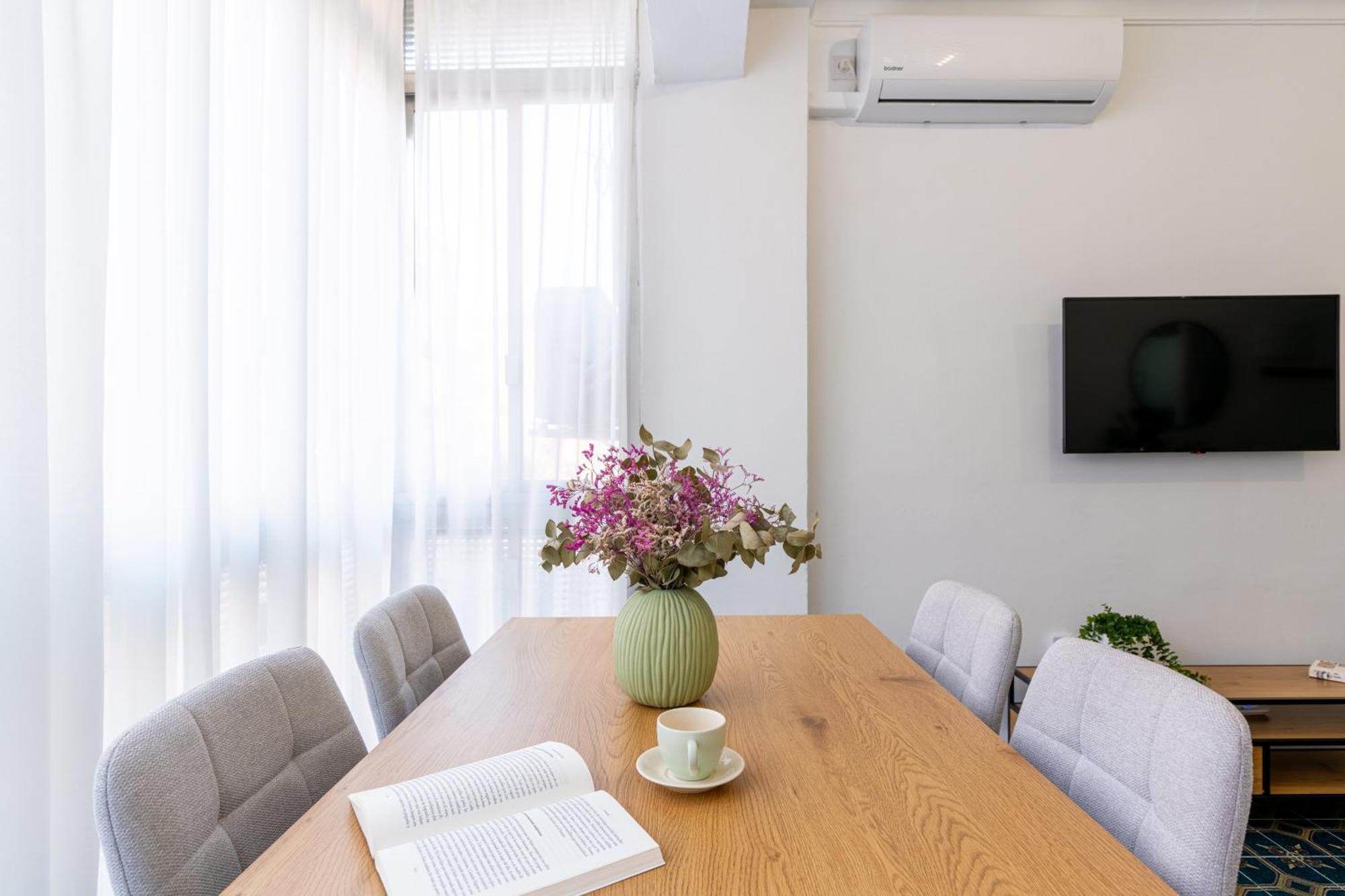 Piso Elegante Y Nuevo De 3 Habitaciones Y 2 Banos Sevilla Buitenkant foto